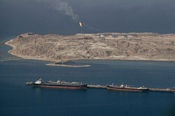 Estreito de Ormuz é fechado pelo Irã; veja o impacto na economia mundial