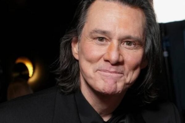 Organização do César reage a teorias bizarras sobre ‘clone’ de Jim Carrey