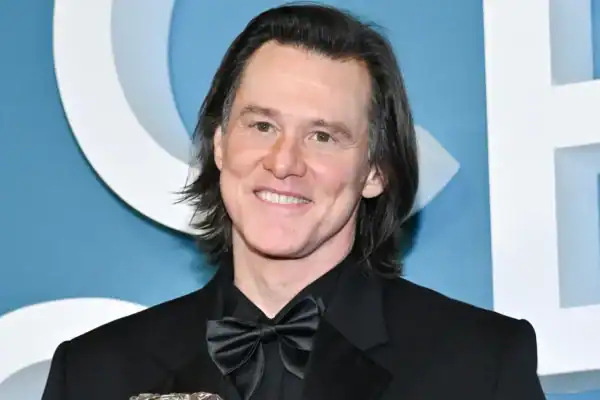 Internautas especulam clone de Jim Carrey após cerimônia do César em Paris