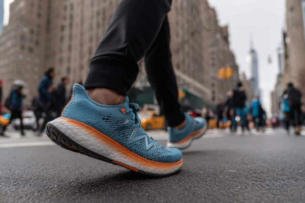 O que o hábito de andar rápido revela sobre o estado emocional