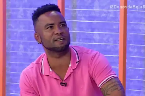 Ex-jogador de futebol Carlos Alberto é expulso de condomínio após série de episódios antissociais