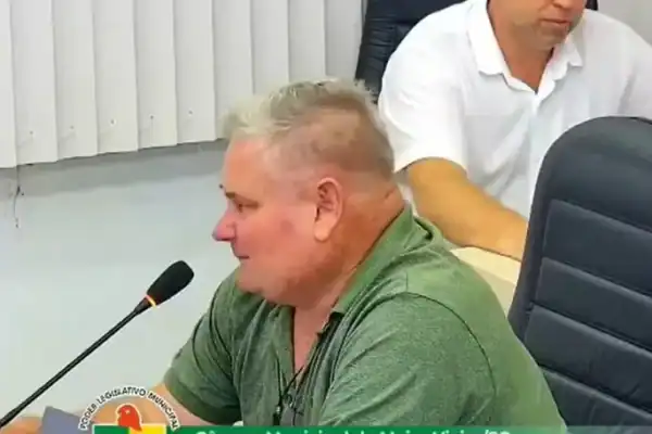 Vereador defende morte de cães de rua e sugere que alguém faça o ‘serviçinho’