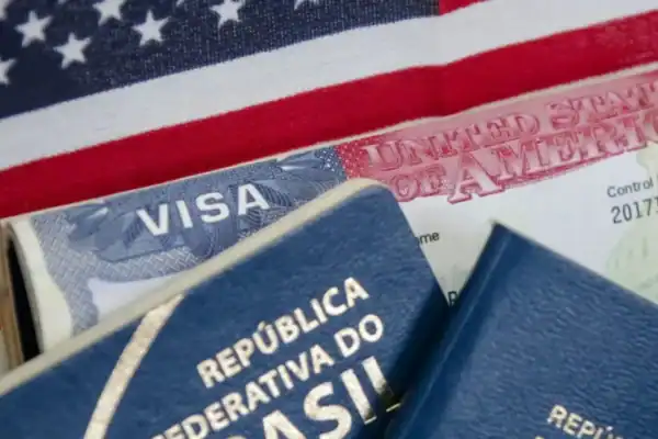 EUA passam a exigir caução de turistas de 50 países; confira a lista