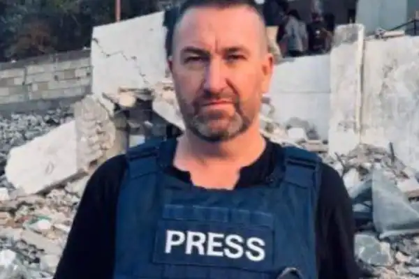 Jornalista quase é atingido por míssil durante entrada ao vivo no Líbano