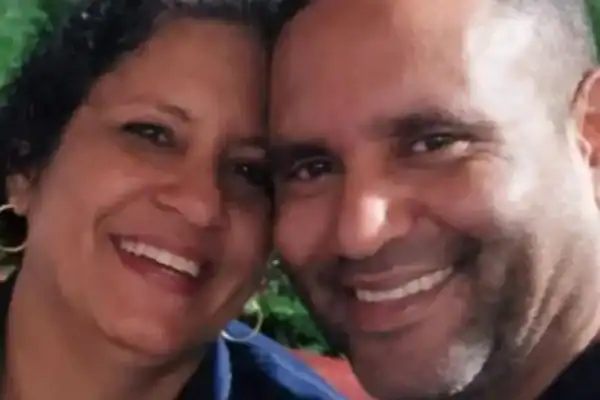 Durante briga, homem mata companheira e esfaqueia a própria filha