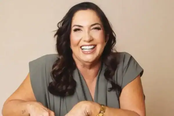 Mãe de Virginia Fonseca mostra corpo após cirurgias e celebra nova fase