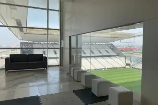 Projeto determina assentos obrigatórios para pessoas com TEA em estádios