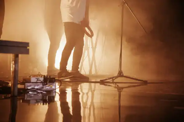 Cantor Sandro Becker é preso por não pagar R$ 200 mil em pensão alimentícia