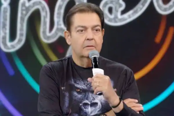 Faustão faz aparição rara no aniversário de sua filha Lara Silva