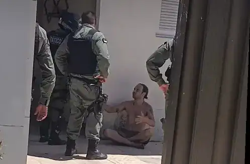 Homem é preso após ameaçar abusar de crianças em transmissão ao vivo