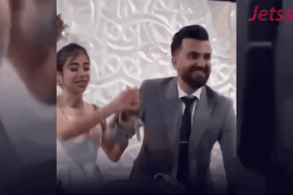 Mulher pede divórcio horas após “brincadeira” com bolo no casamento