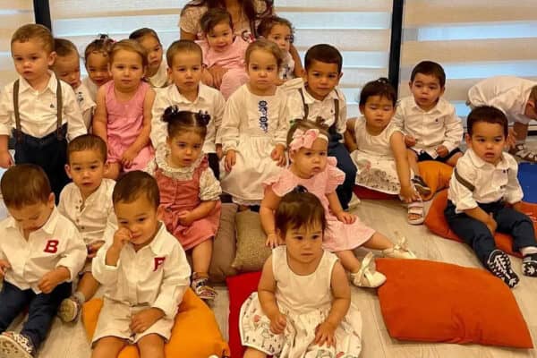 Mulher de 26 anos já tem 22 filhos e quer chegar aos 100