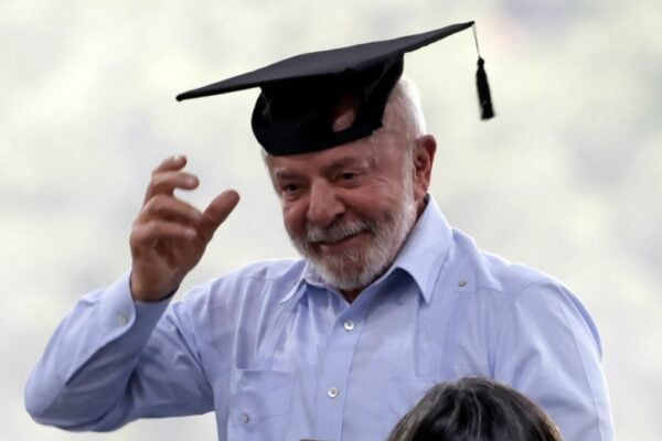 Contas do governo Lula têm rombo recorde de R$ 73,3 bilhões em março