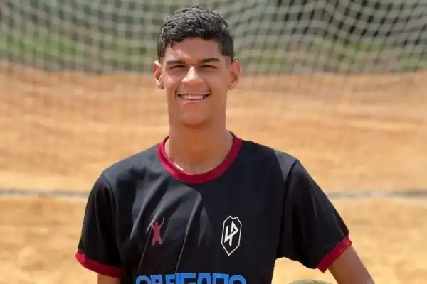 Luva de Pedreiro é anunciado pelo New England Revolution em pegadinha de 1º de abril