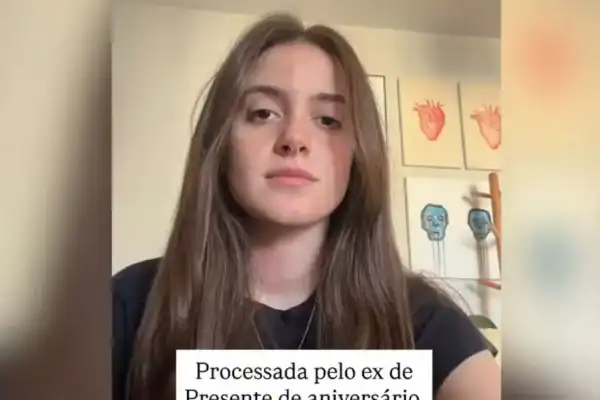 Ex-namorado processa mulher por motivo inusitado e relato viraliza na web