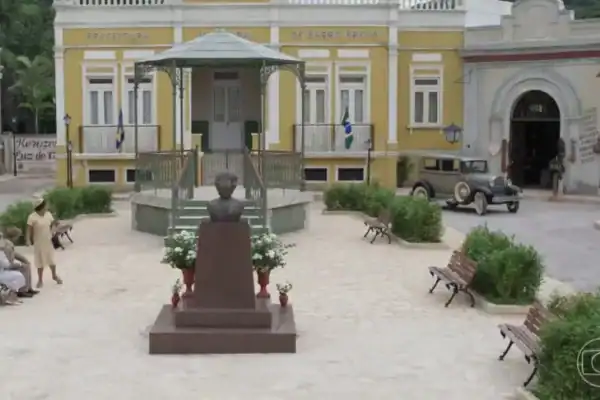 Cenas vazias em A Nobreza do Amor geram críticas; atriz explica ausência de figurantes