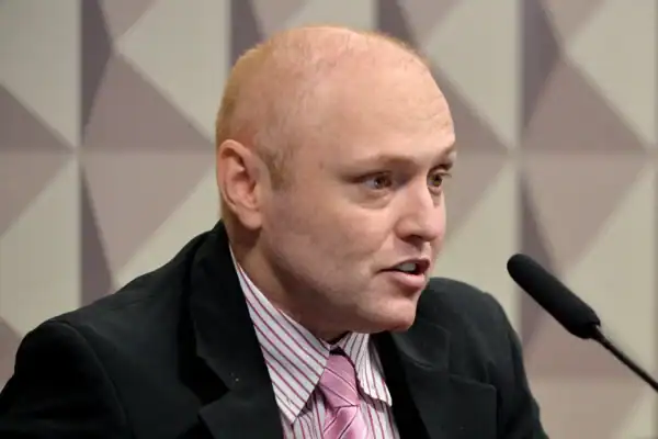 STF reduz pena de hacker preso e chama atenção pelo motivo