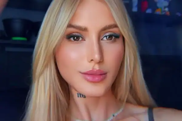 Fernanda Campos se pronuncia sobre o vazamento de fotos com cantor famoso