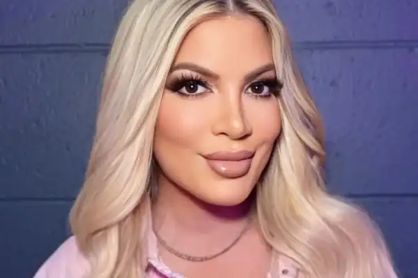 Atriz e filhos sofrem acidente de carro e são hospitalizados