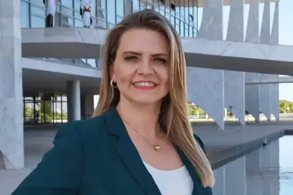 Apresentadora do SBT News sofre roubo de celular em São Paulo