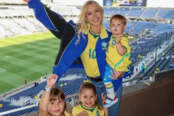Virginia se despede dos filhos após notificação do Conselho Tutelar; veja vídeo