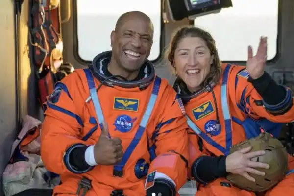 Como os tripulantes da Artemis II suportaram a reentrada extrema após missão histórica