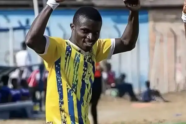 Jogador Dominic Frimpong morre baleado em ataque a ônibus do Berekum Chelsea