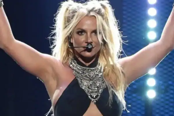 Britney Spears se interna em clínica de reabilitação nos Estados Unidos