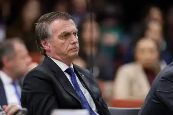Nunes Marques assume presidência do TSE nesta terça com André Mendonça como vice