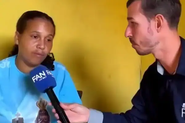 Ex-companheiro arranca parte da língua de mulher ao tentar forçar beijo