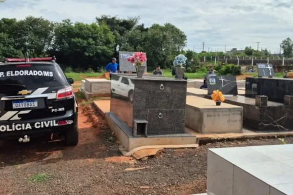 Trio suspeito de profanar sepultura e praticar necrofilia contra vítima de feminicídio