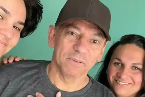 Idoso de 63 anos é espancado com barra de ferro até a morte após discussão por bola