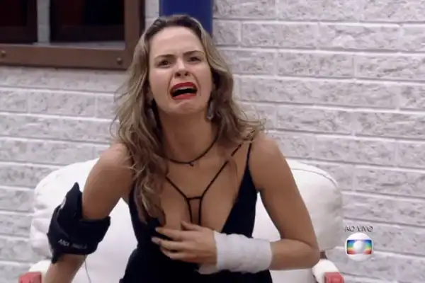 Globo anuncia falecimento do pai de Ana Paula Renault