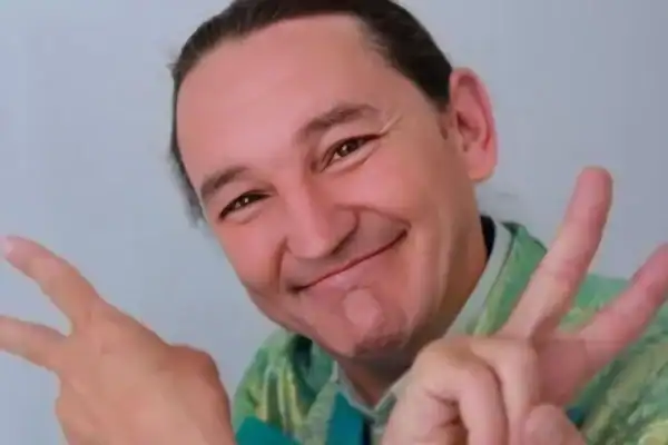Marquito aparece sorrindo no início da reabilitação oral e surpreende fãs
