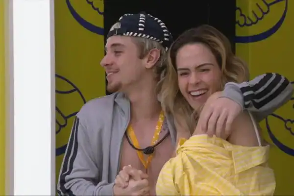 Mãe de Juliano Floss reage a comparações com Ana Paula Renault no BBB 26