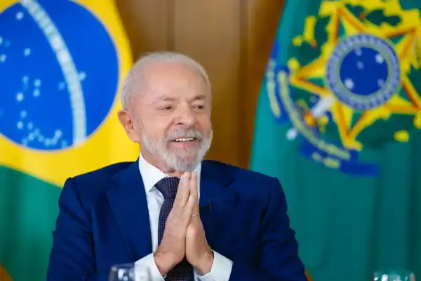 Lula fará procedimento no couro cabeludo nesta sexta; saiba como será