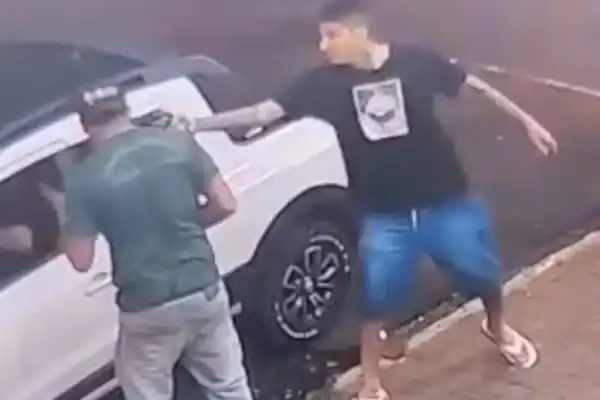 Estudante de 25 anos é executado a tiros em frente a conveniência em Naviraí