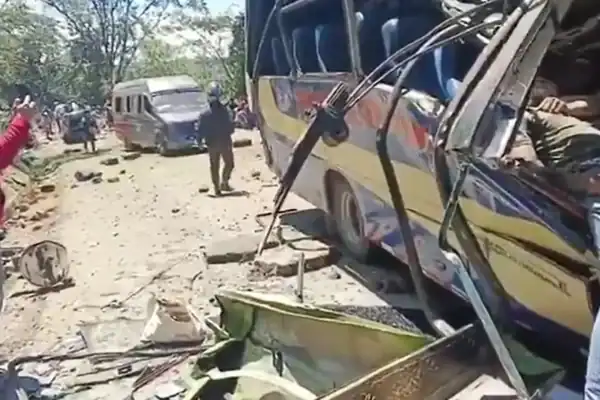 Atentado a bomba deixa pelo menos 7 mortos na Colômbia
