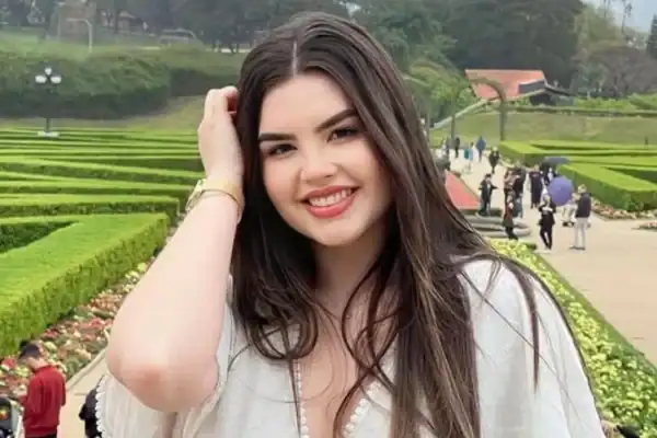 Amiga lamenta caso de estudante de medicina morta a facadas no Paraguai