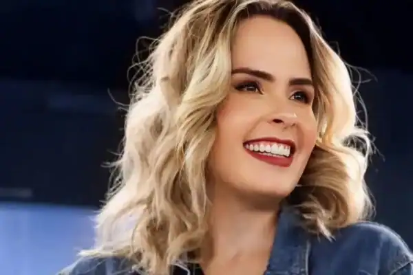 Ana Paula Renault alerta fãs sobre envio de presentes caros e possíveis golpes