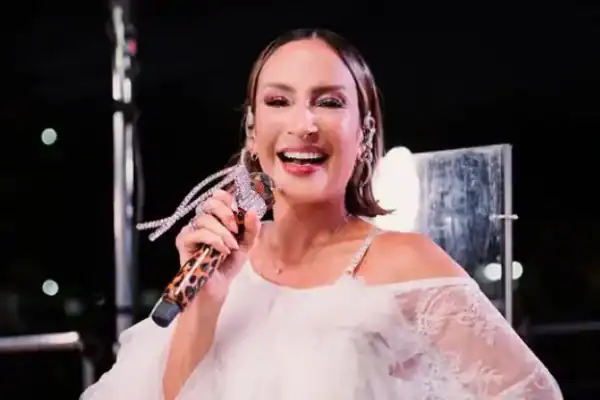 Claudia Leitte responde sobre Ivete Sangalo e surpreende com elogios