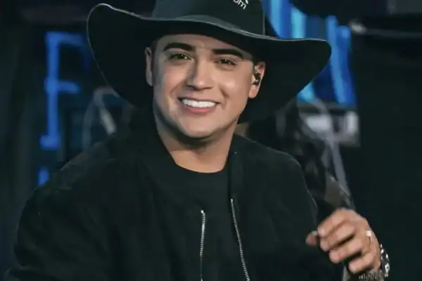 Homem invade palco e faz ameaças a Natanzinho Lima durante show