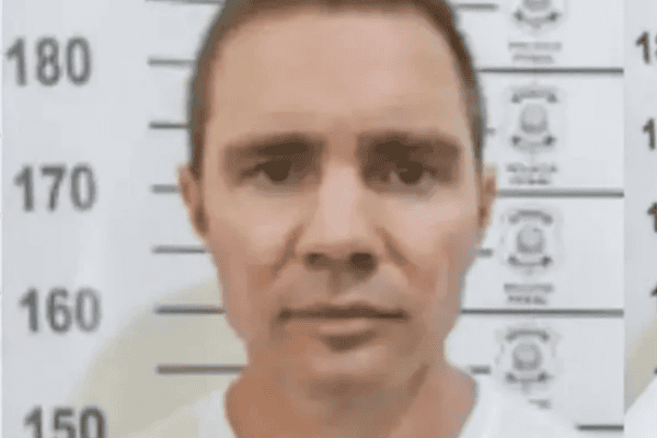 Daniel Vorcaro é levado a hospital após urinar sangue