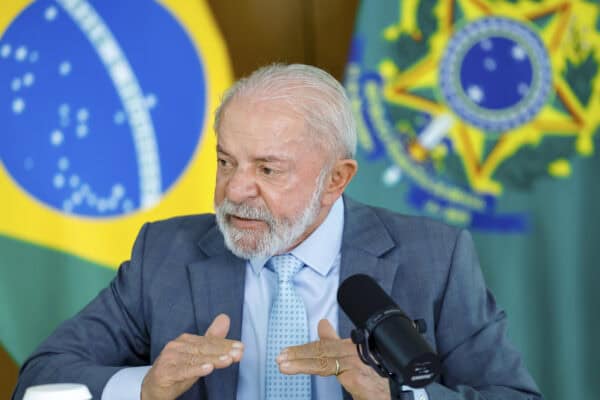 Governo Lula barra aumento de pena para crimes de roubo com violência