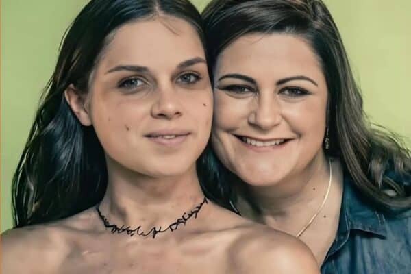 Esfaqueada e com a garganta cortada, mulher é deixada para morrer, mas desfecho surpreende