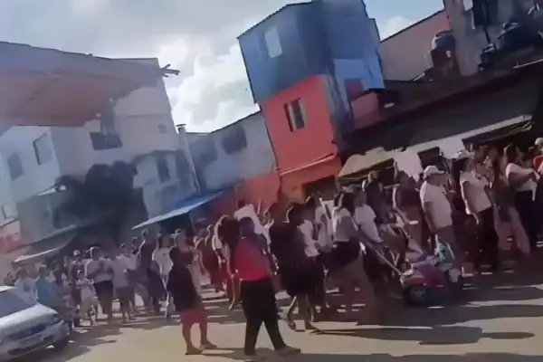 Moradores protestam por justiça após estupro coletivo de duas crianças em SP