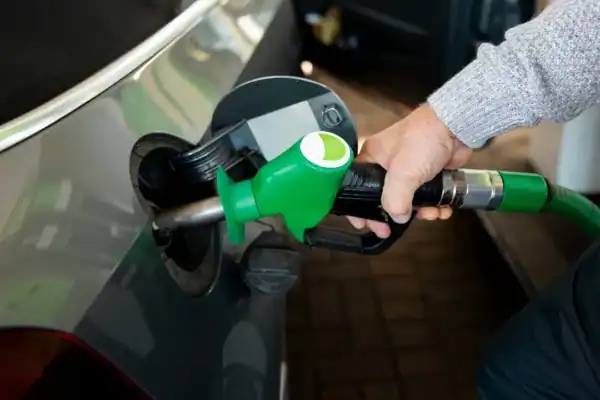 Governo Lula anuncia aumento na mistura de biocombustíveis em gasolina e diesel