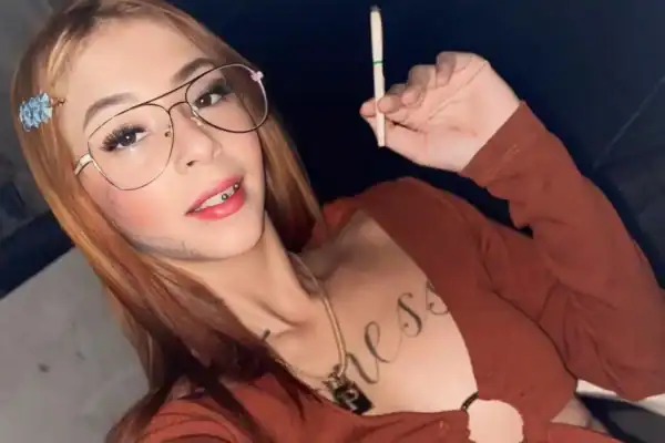 Jovem morta em ‘acerto de contas’ se apresentava como ‘Barbie do Crime’ nas redes sociais