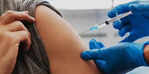 Pacientes de Bambuí recebem água destilada em vez de vacina contra a gripe
