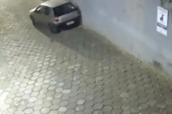 Mistério arrepiante: carro inicia movimento sem motorista ao lado do cemitério; vídeo
